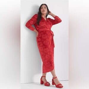 Lane Bryant Puff-Sleeve Embossed Velvet Midi
Dress‎